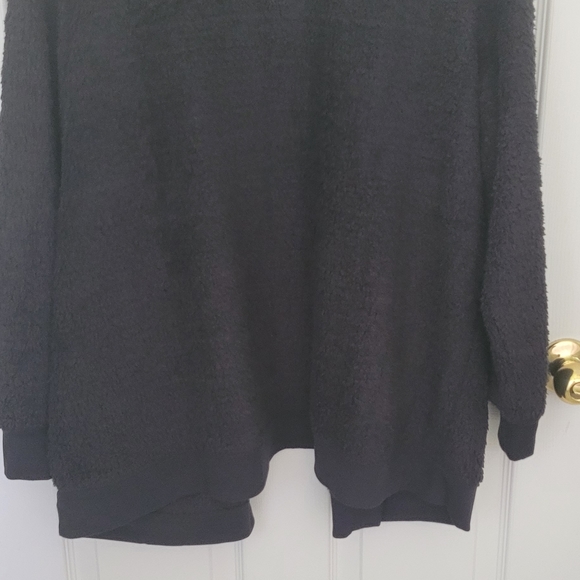 Lacey Chabert Marshmallow Chenille Cozy Cardigan - Picture 3 of 10